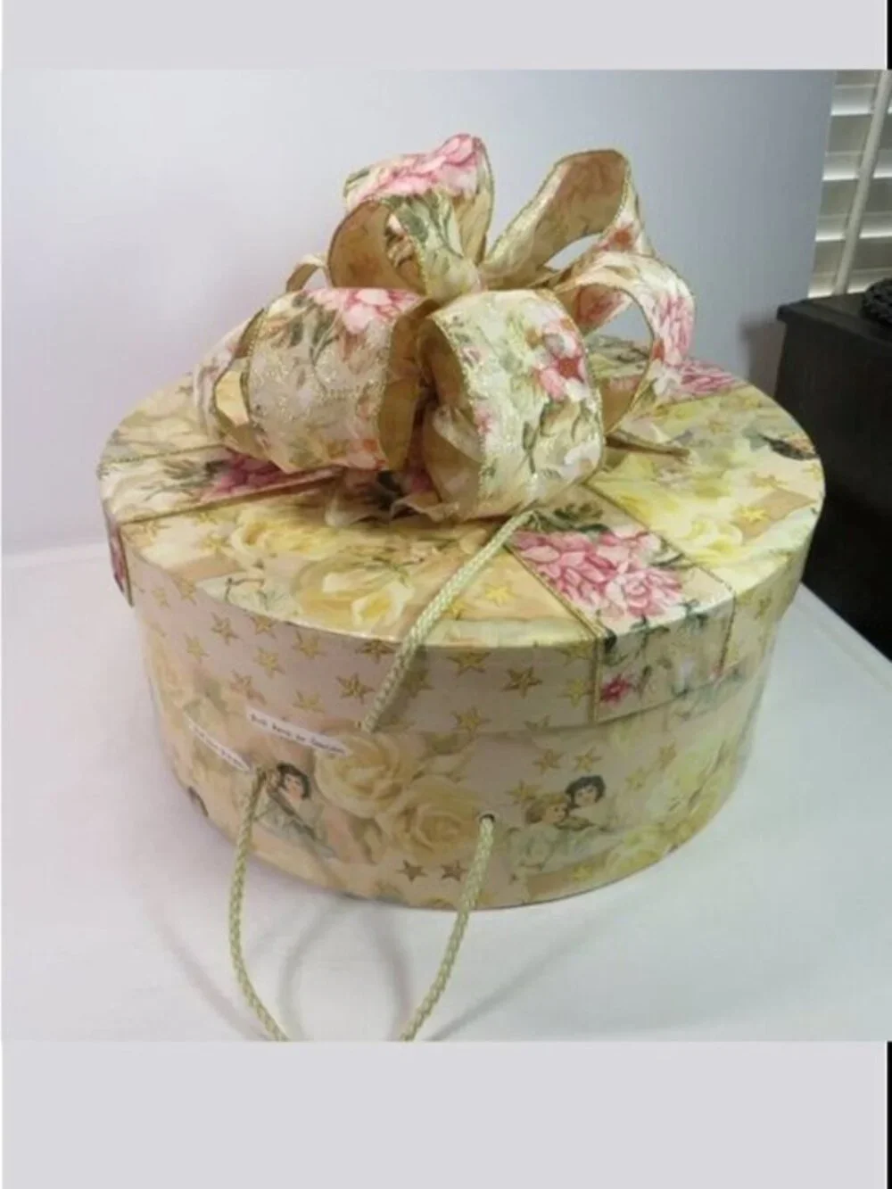 Vintage Cherub Angel Large Round Hat Box Floral Wired Bow Yellow Roses Stars